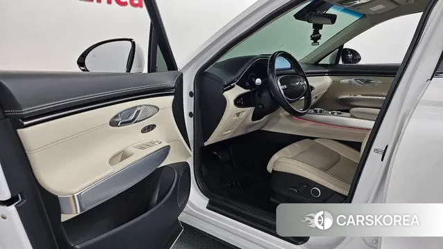 Genesis GV70 2022 Белый из Кореи, фото 2