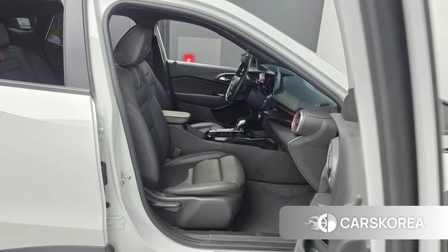 Chevrolet (GM Daewoo) Trax Crossover 2023 Белый из Кореи, фото 2
