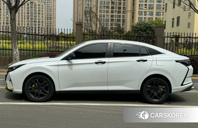 Dongfeng Fengshen Yi Hyun 2023 Белый из Китая, фото 2