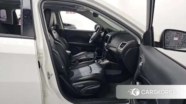 Jeep Compass 2nd Generation 2018 Белый из Кореи, фото 2