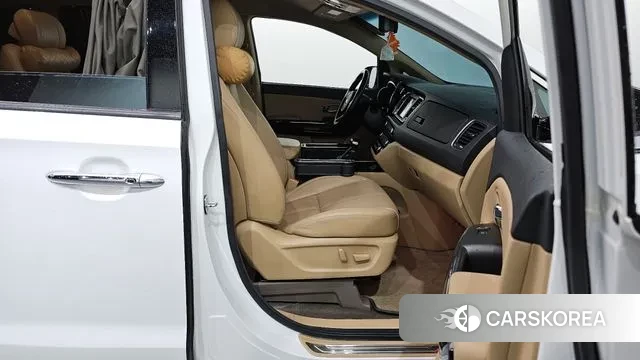 Kia The New Carnival 2019 Белый из Кореи, фото 2