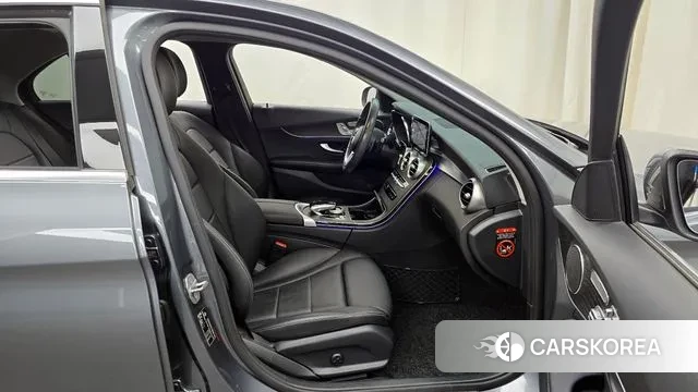 Mercedes-Benz C-Class W205 2021 Серый из Кореи, фото 2