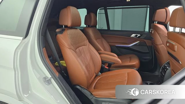 BMW X7 (G07) 2025 Белый из Кореи, фото 2