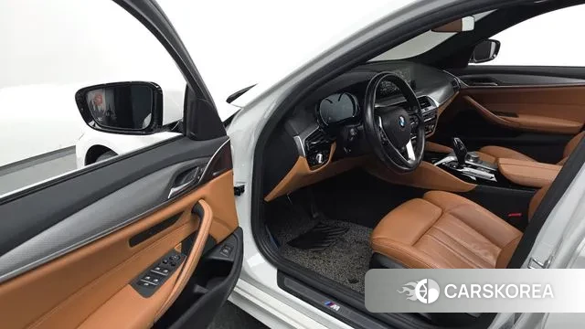 BMW 5 Series (G30) 2018 Белый из Кореи, фото 2