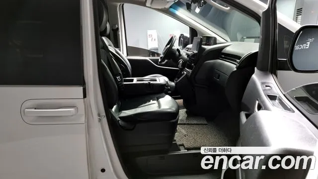 Hyundai Staria 2022 Белый из Кореи, фото 2