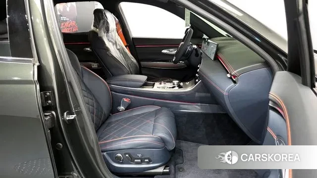 Genesis GV70 2024 Темно-зеленый из Кореи, фото 2