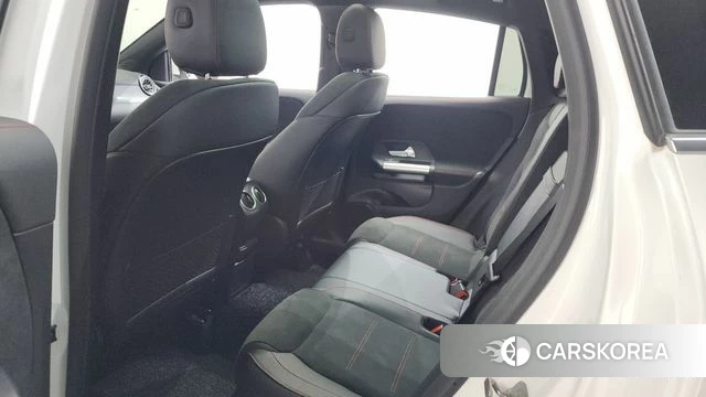 Mercedes-Benz GLA - Class H247 2023 Белый из Кореи, фото 2