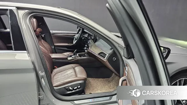 BMW 5 Series (G30) 2020 Серый из Кореи, фото 2