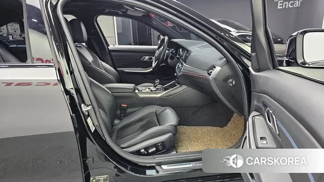 BMW 3 Series (G20) 2021 Черный из Кореи, фото 2