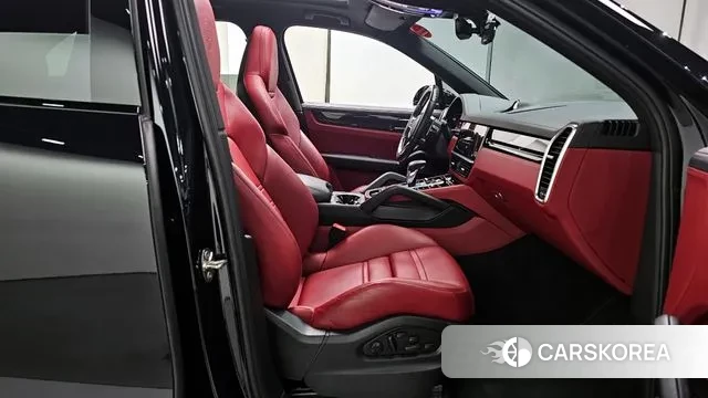 Porsche Cayenne (PO536) 2022 Черный из Кореи, фото 2