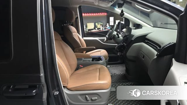 Hyundai Staria 2021 Серый из Кореи, фото 2