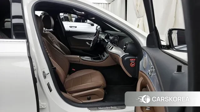 Mercedes-Benz E-Class W213 2021 Белый из Кореи, фото 2