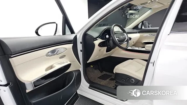 Genesis GV70 2023 Белый из Кореи, фото 2