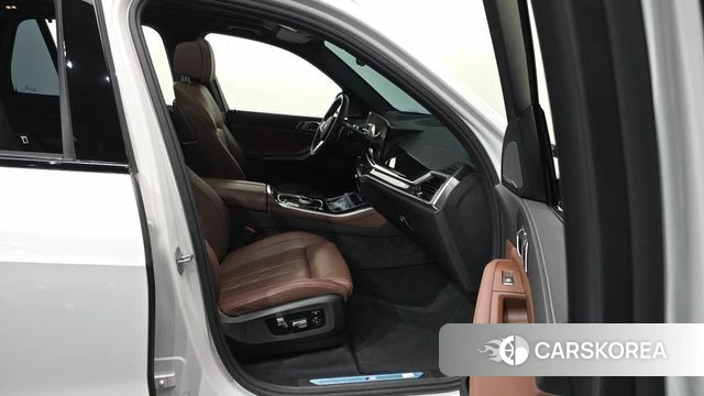 BMW X5 (G05) 2025 Белый из Кореи, фото 2