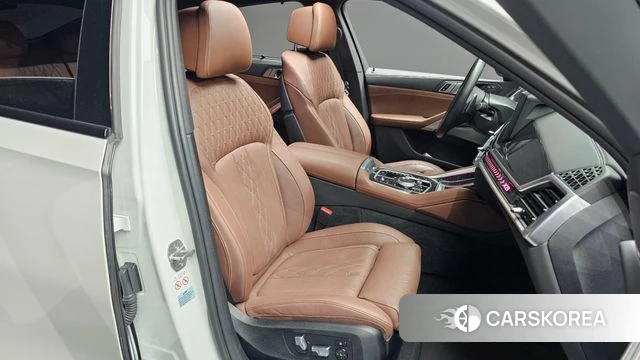 BMW X6 (G06) 2023 Белый из Кореи, фото 2