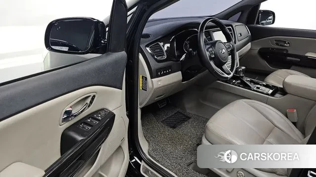 Kia The New Carnival 2018 Черный из Кореи, фото 2