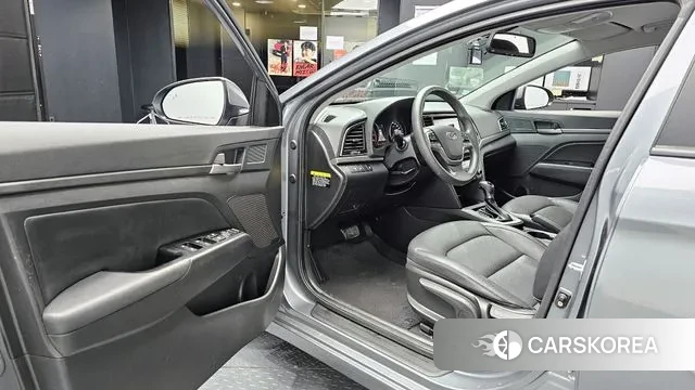 Hyundai Avante AD 2018 Серебристо-серый из Кореи, фото 2