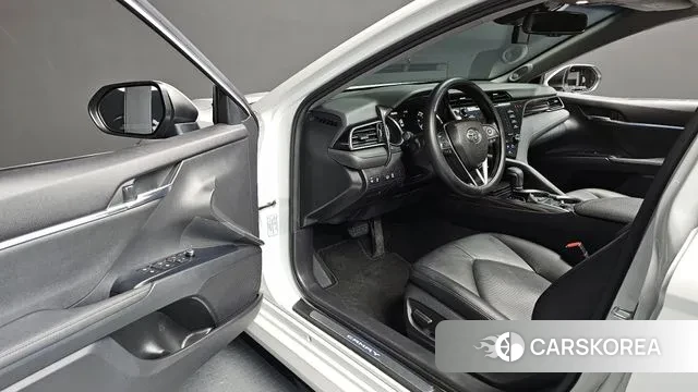 Toyota Camry (XV70) 2018 Белый из Кореи, фото 2