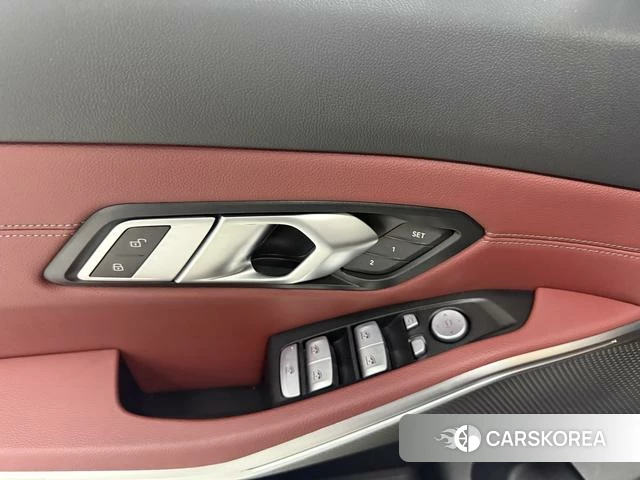 BMW 3 series 2024 Черный из Китая, фото 2