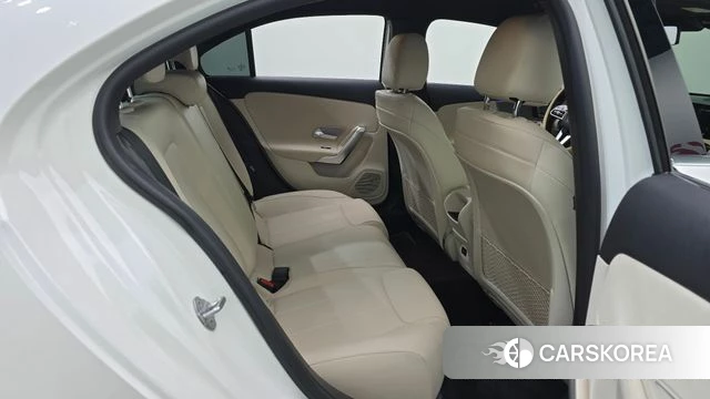 Mercedes-Benz A-Class W177 2021 Белый из Кореи, фото 2
