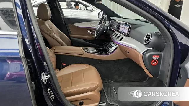 Mercedes-Benz E-Class W213 2021 Синий из Кореи, фото 2