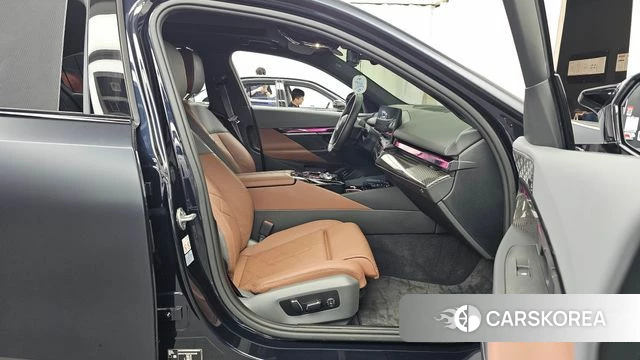 BMW i5 (G60) 2024 Серый из Кореи, фото 2