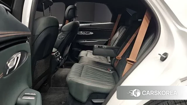 Genesis GV70 2023 Белый из Кореи, фото 2