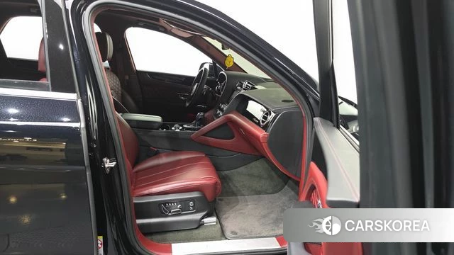 Bentley Bentayga 2023 Черный из Кореи, фото 2