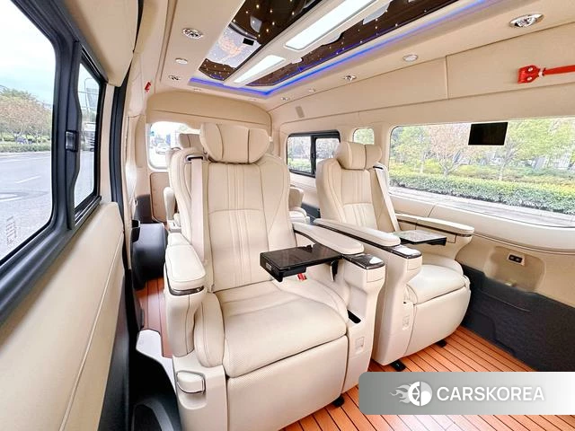 Toyota Hiace 2022 Шампань из Китая, фото 2