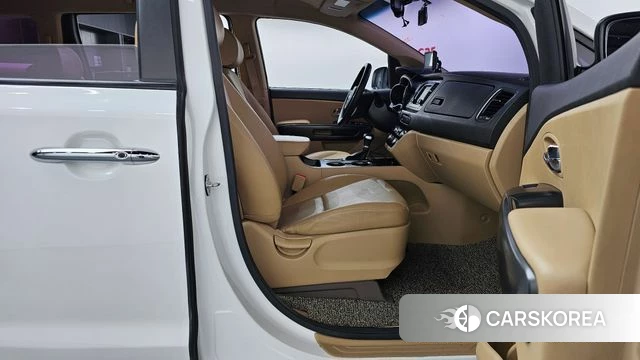 Kia The New Carnival 2018 Белый из Кореи, фото 2