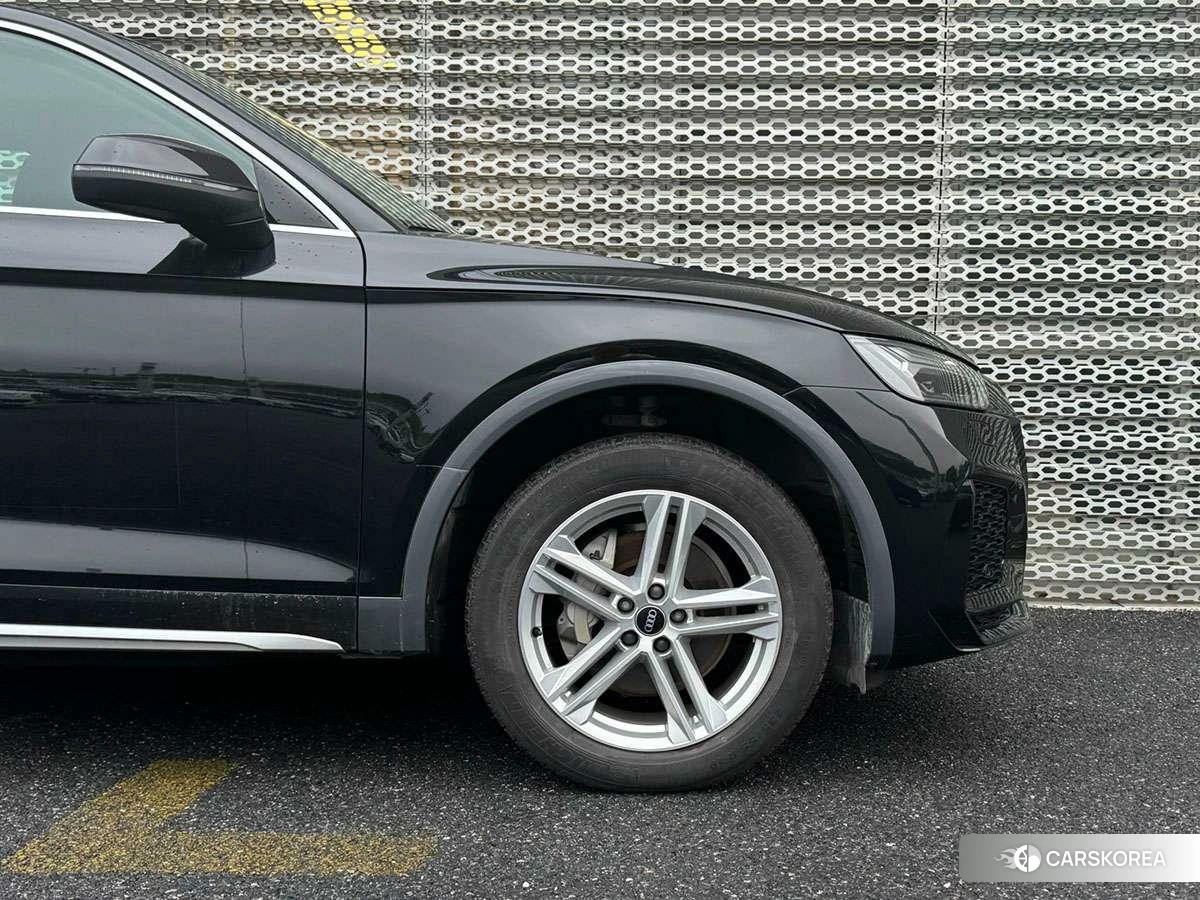 Audi Q5L 2023 Черный из Китая, фото 2