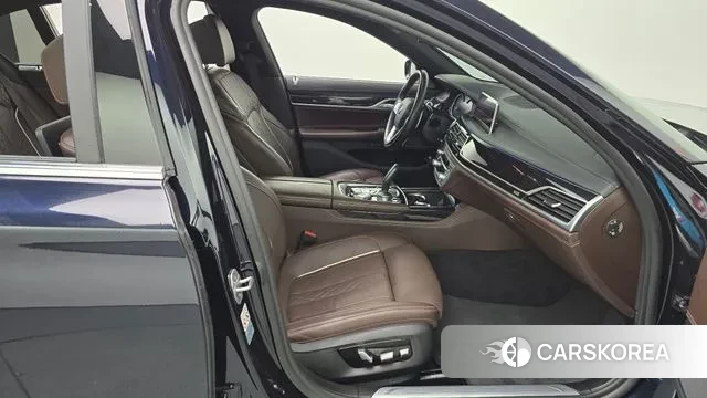 BMW 7 Series (G11) 2019 Черный из Кореи, фото 2