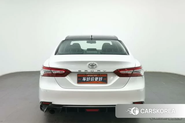 Toyota Camry 2022 Белый из Китая, фото 2