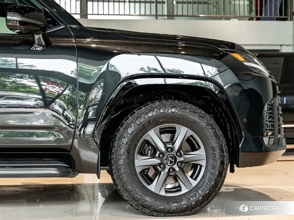 Lexus LX 2025 Черный из Китая, фото 2