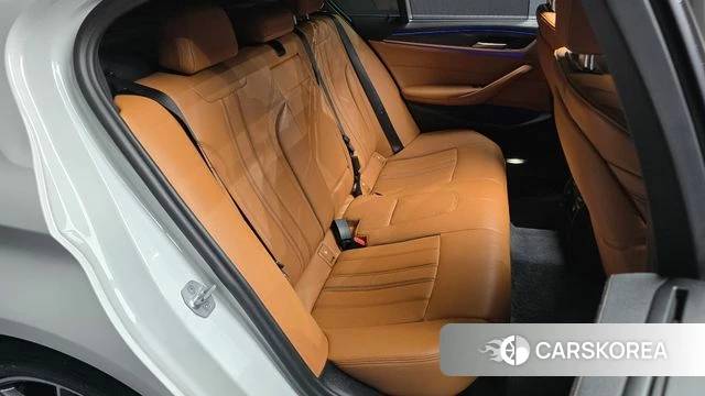 BMW 5 Series (G30) 2022 Белый из Кореи, фото 2