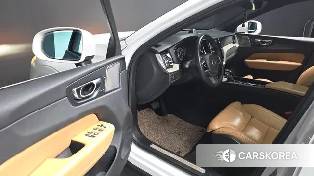 Volvo XC60 second Generation 2018 Белый из Кореи, фото 2