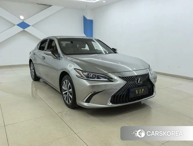 Lexus ES 2021 Шампань из Китая, фото 2