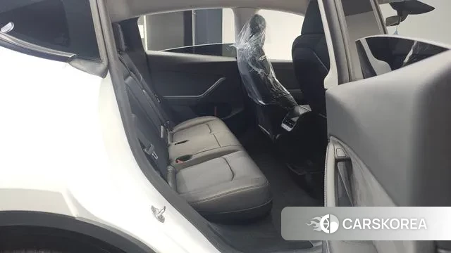 Tesla Model Y 2024 Белый из Кореи, фото 2