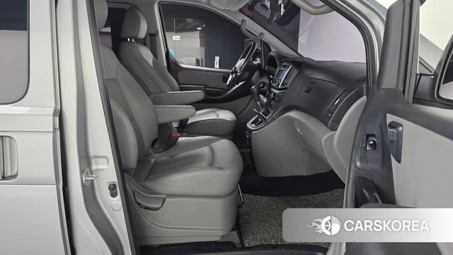 Hyundai The New Grand Starex 2018 Серебряный из Кореи, фото 2