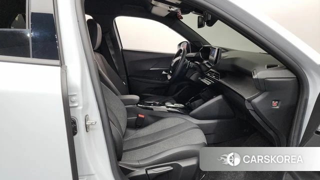 Peugeot 2008 Second generation 2023 Белый из Кореи, фото 2