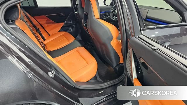 BMW M5 (G90) 2026 Серый из Кореи, фото 2