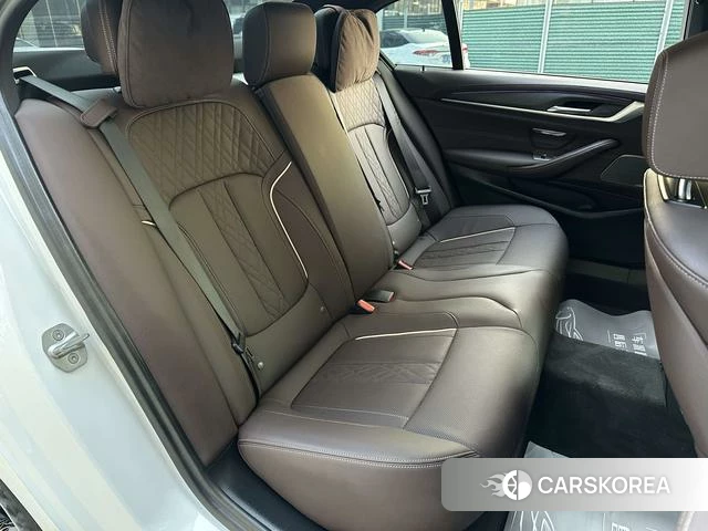 BMW 5 series 2023 Белый из Китая, фото 2
