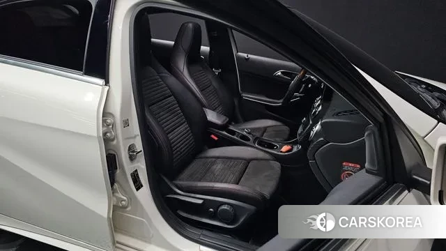 Mercedes-Benz A-Class W176 2018 Белый из Кореи, фото 2