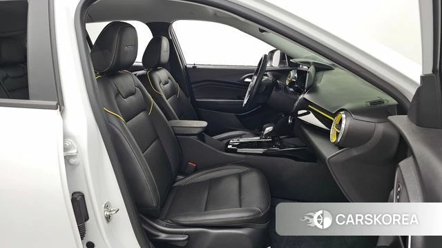 Chevrolet (GM Daewoo) Trax Crossover 2023 Белый из Кореи, фото 2