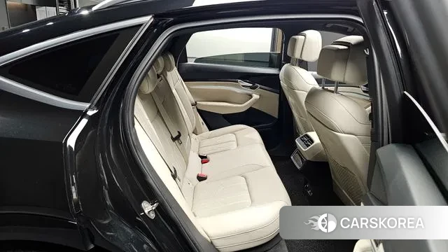 Audi e-Tron 2021 Черный из Кореи, фото 2