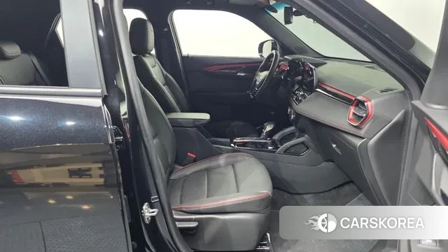 Chevrolet (GM Daewoo) The New Trail Blazer 2023 Черный из Кореи, фото 2