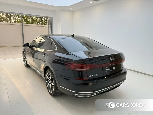 Volkswagen Passat 2022 Черный из Китая, фото 2