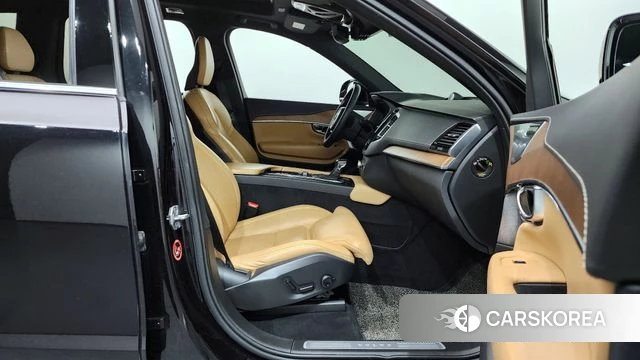 Volvo XC90 second Generation 2019 Черный из Кореи, фото 2