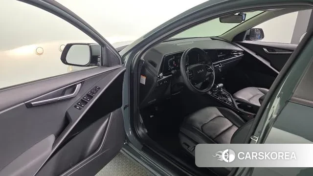 Kia Di Ol Nu Niro 2022 Темно-зеленый из Кореи, фото 2