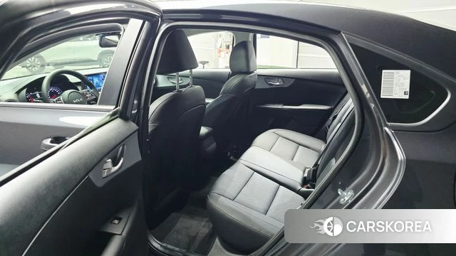 Kia The New K3 2nd generation 2023 Серый из Кореи, фото 2